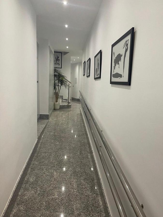 Apartamento 3 Gran8เนร์คา ภายนอก รูปภาพ