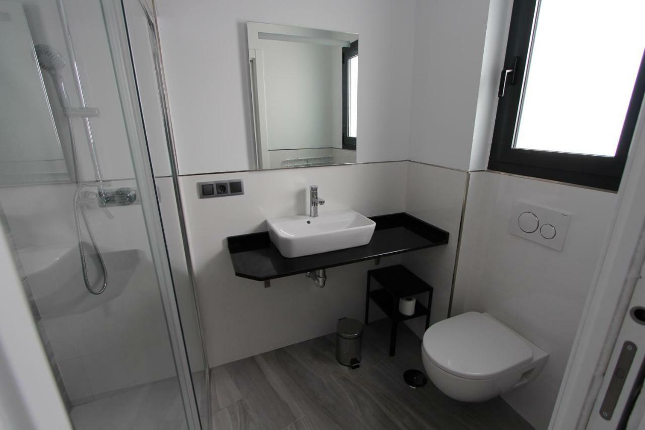 Apartamento 3 Gran8เนร์คา ภายนอก รูปภาพ