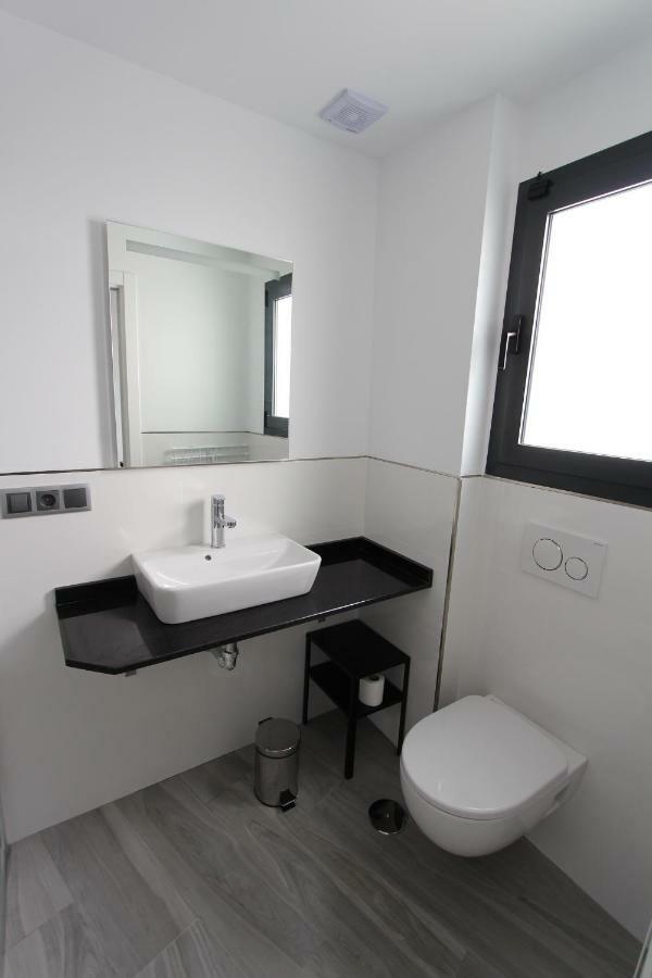 Apartamento 3 Gran8เนร์คา ภายนอก รูปภาพ